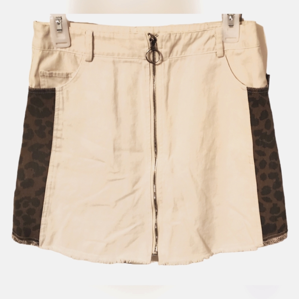 B.original by Shoe Fly zipper‎ animal detail jean skirt, Medium, Cream